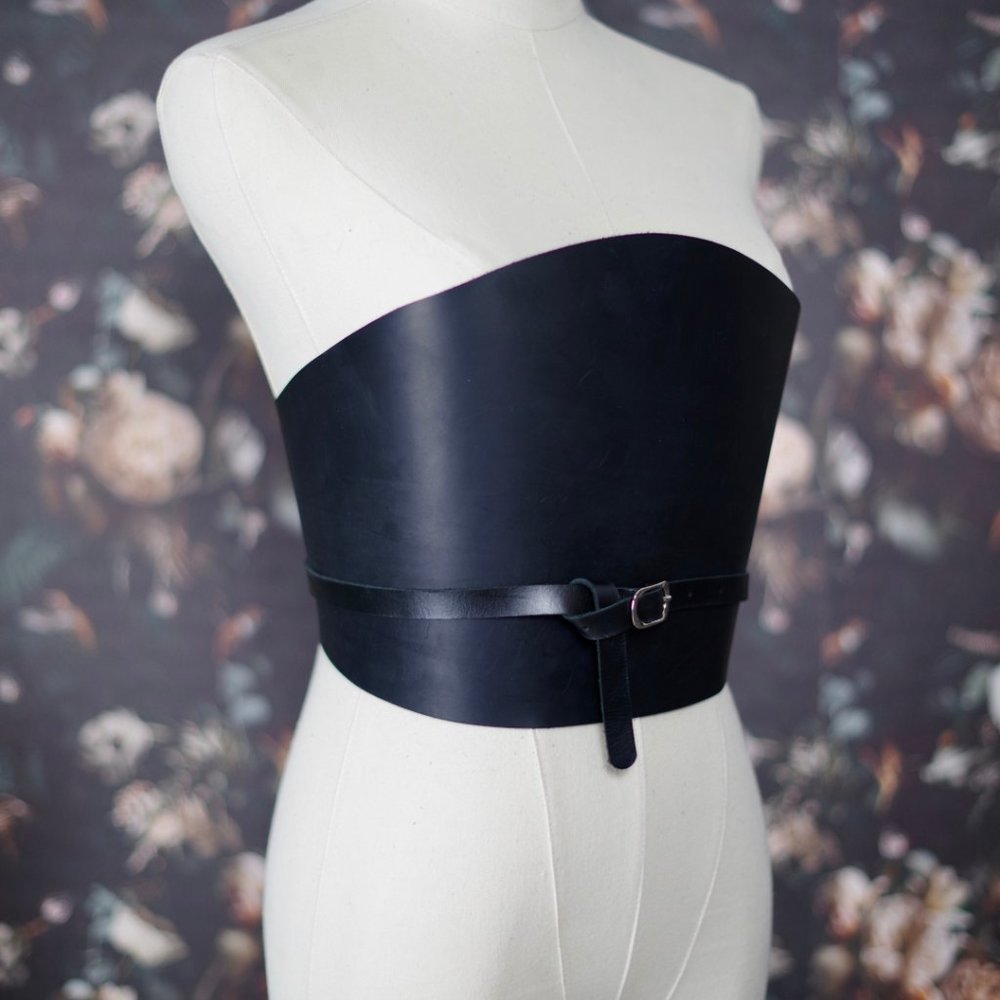 Elegant Black Leather Belt